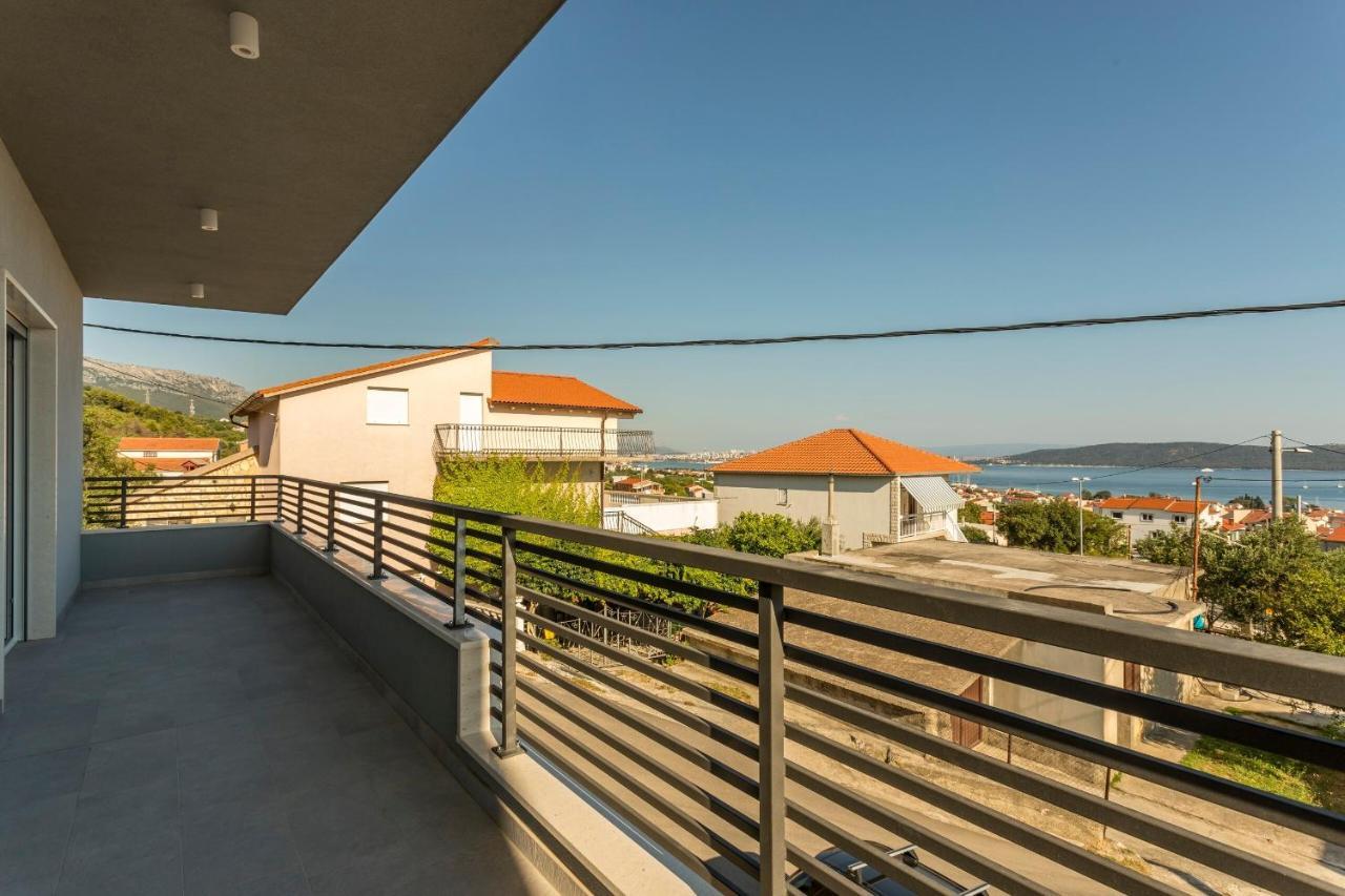 Family Friendly Apartments With A Swimming Pool Kastel Kambelovac, Kastela - 18117 מראה חיצוני תמונה